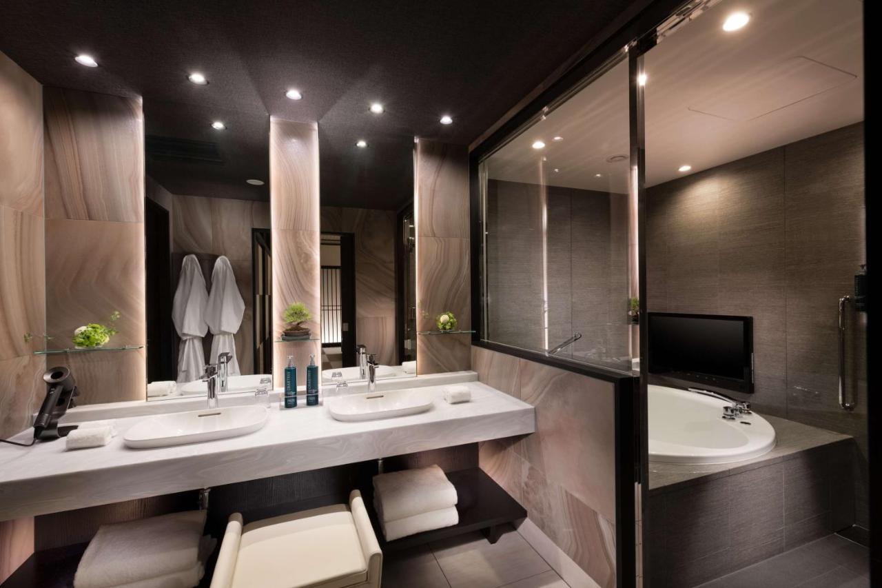โรงแรม Doubletree By Hilton Station 4*