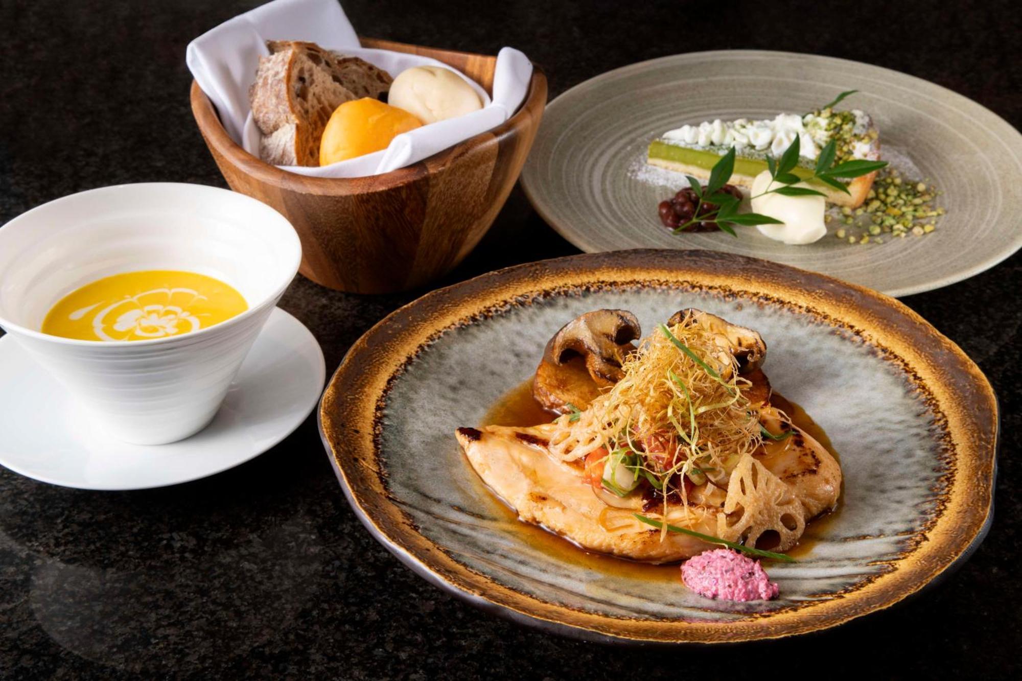 Doubletree By Hilton Station โรงแรม